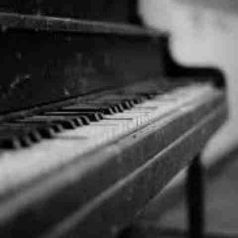 حتی اگه بمیرمم فکرت نمیره از سرم با پیانو